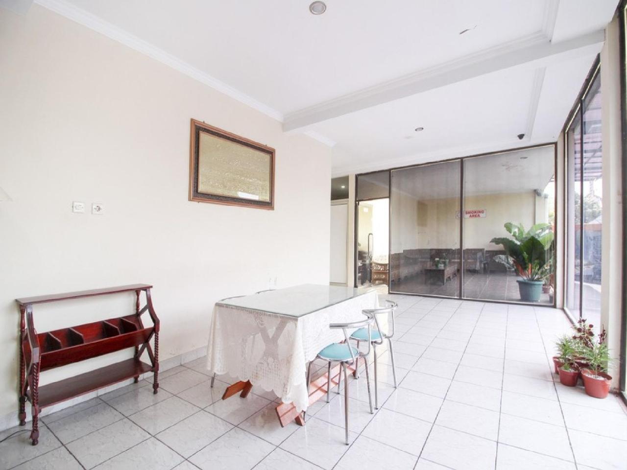 Reddoorz Plus Near Stadion Mandala Krida Yogyakarta Exterior photo